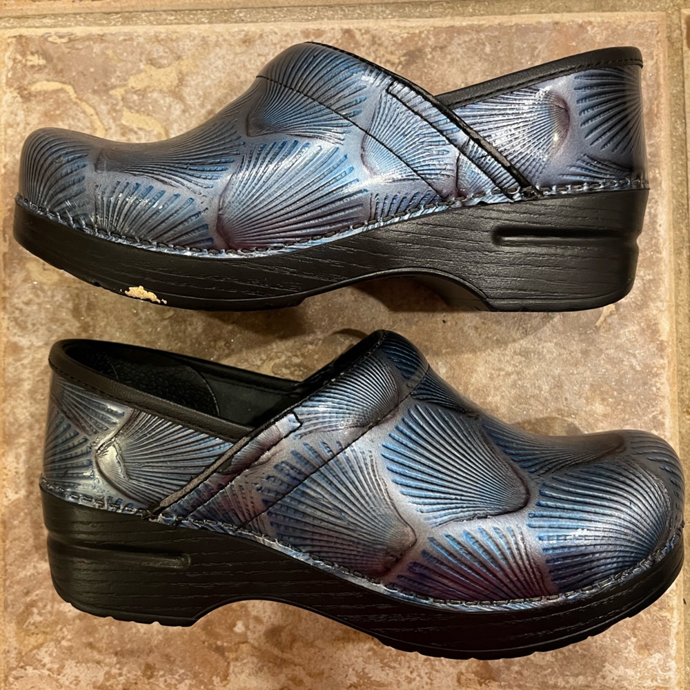 Dansko Blue Seashell Clogs Size EU 36